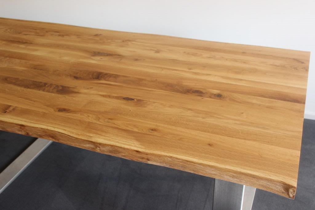LARBON Massivholzplatte 40 mm Stärke Wildeiche Tischplatte Tipla Baumkante durchgehende Lamelle foli